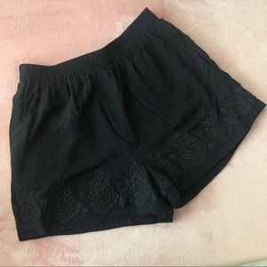 Forever 21 Black Shorts size medium